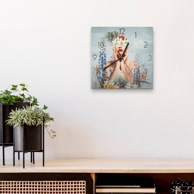 Nackte Frau mit Blumen – Bild 7